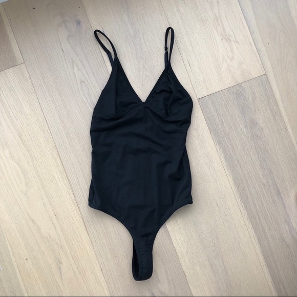 Brandy Melville Kendall Bodysuit - Picture 4 of 4